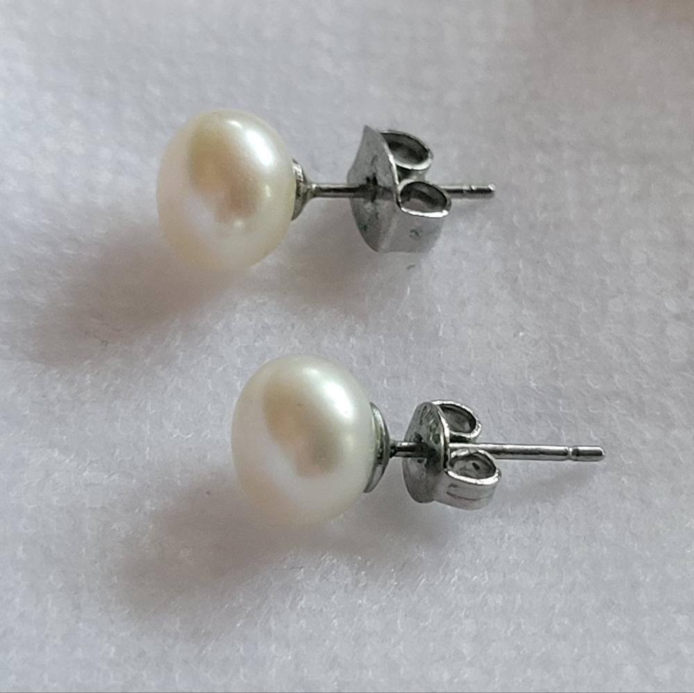 Vintage Cultured Pearl Stud Earrings